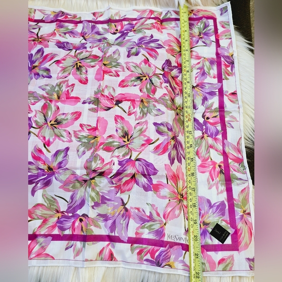 ❣️Yves Saint Laurent Hankerchief❣️ - Picture 6 of 7